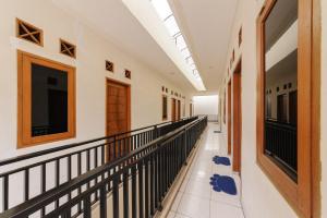 RedDoorz at Meruya Utara