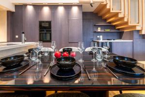 OPULENT PENTHOUSE 1