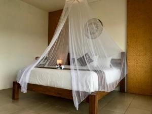 Kraras Munduk Guest House & DonBiyu Rendezvous Restaurant