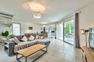 Détente piscine à 150m de la plage à Arès - Arès