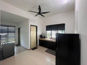 MamaShy Homestay Manjung -FREE WIFI-