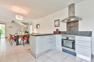 Détente piscine à 150m de la plage à Arès