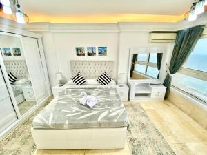 ALEX HOMES - Stanley Cozy Apartments with Direct Sea View