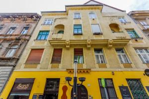 Soho Heartbeat Hideaway by NW