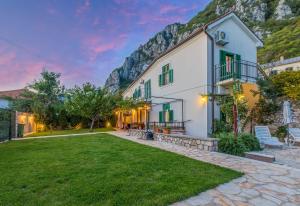 Sportliche Privatvilla mit Rad, Wanderwegen, Paragliding 