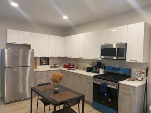 Stylish Room 8Mins to Newark Airport