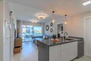 Los Camaleones by Ĥ- Playa de los Haraganes HLCH3103