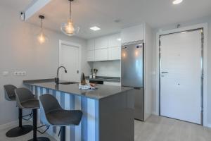 Los Camaleones by Ĥ- Playa de los Haraganes HLCH3103