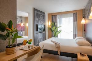 Standard Double Room with Two Double Beds room in ibis Cannes Plage La Bocca