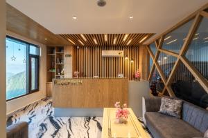 The Seasons Dalhousie - Best Valley View & Mountain View AC Hotel in Dalhousie