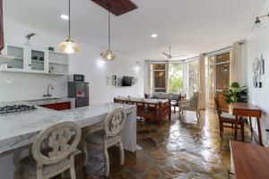 Lafayette One Bedroom Apartment, with Beach Access, Malindi