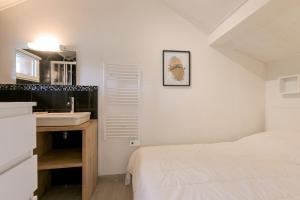 Chalets 2km des plages- Bassin d'Arcachon- Cocon pour 2 : photos des chambres