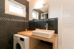 Chalets 2km des plages- Bassin d'Arcachon- Cocon pour 2 : photos des chambres