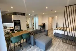 London Luxe: Stylish Studio - Streatham Vale