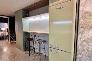 Μπροστά στη Πλατεία ΝαυαρίνουΤσιμισκη διαμέρισμα