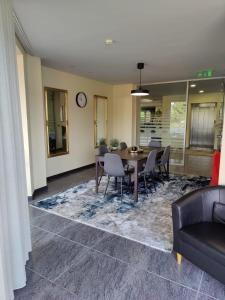 HOTEL SANTHYAGO TROFA