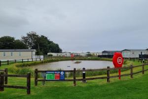 Golden Anchor - The Vogue - Coastal Caravan Breaks