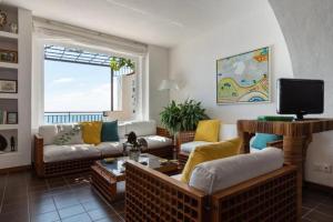 Villa Sea view on the rocks