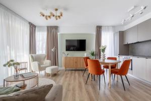 Dream Garden Apartment With Free Parking