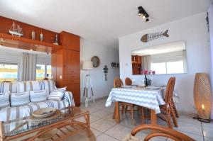 RNET - RHC 1613 Roses Holiday Center