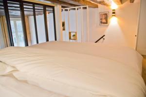 Gabrielle - Authentic Loft Saint-Germain Luxembourg Courtyard