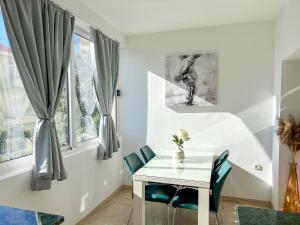 Apartment Holiday Makarska