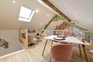 Instinct - Jacuzzi, Sauna, Apéritif dînatoire et Petit déjeuner