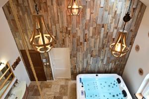 Instinct - Jacuzzi, Sauna, Apéritif dînatoire et Petit déjeuner