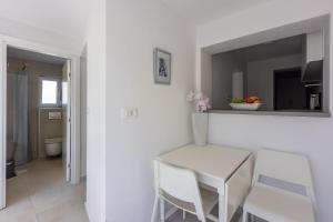 500 Meter Strand mit Pool