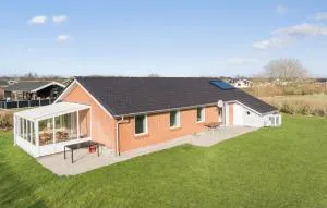 Four-Bedroom Holiday Home In Sydals - Skovby