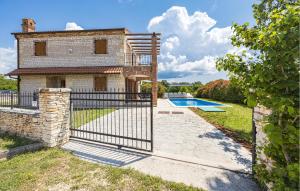 Gorgeous Home In Cabrunici With Wifi