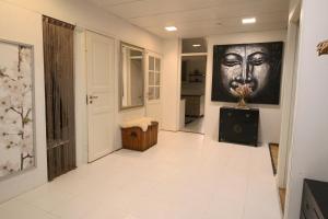 Suuri talo Kaskisaaressa lähellä Helsingin keskustaa