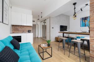 Turquoise Studio with Balcony & Air Conditioning Kraków by Renters