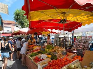 Appartement 2 pièces cabine rénové, RDC, terrasse 25m², piscines, à 400m de la plage, tout confort - FR-1-307-125