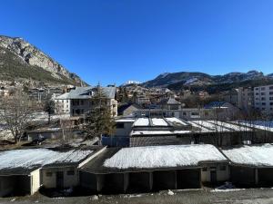 Appartements Appartement 3 pieces lumineux a Briancon avec parking - FR-1-330C-141 : Appartement