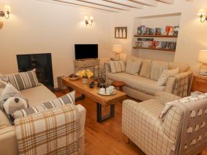 1 Cheriton Row