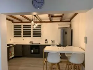 Appartement charmant à Fort-de-France, terrasse, parking - Cluny