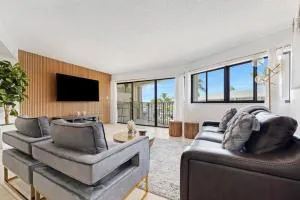 Overlooking Marina/Ocean view & FREE GOLF CART - 基拉戈