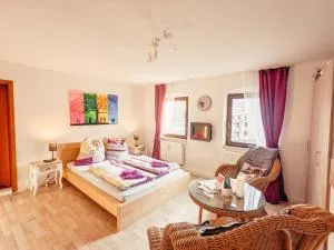 Zi2 - Urlaubsmagie - Flussblickwohnung mit Whirl-Pool& Sauna - Hölle