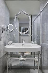 Classic Double Room room in TITANIC Gendarmenmarkt Berlin