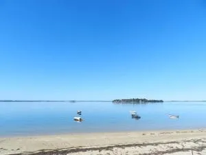Meublé sur l'ILE DE TASCON à 300 m de la plage - Le Hézo
