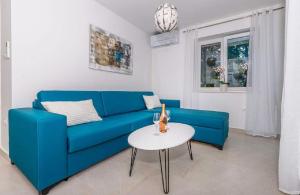 Sandstrandnahe Unterkunft mit Pool