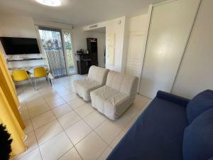 Locations de vacances à Six-fours avec piscine et parking privé et à 800m de la plage