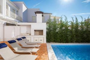 Luxury Villa Claretta near Porec for 8 people with sea view & pet friendly