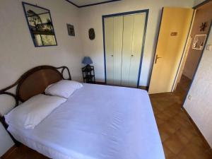 Beau T2 lumineux, 150 m de la plage...