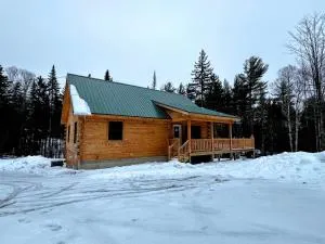 65PT New Log Cabin in Private Setting. Hot tub. Gym/Pool Access! - Twin Mountain