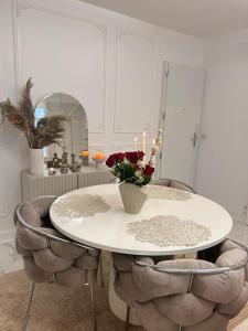 Appartements Luxueux Appartement Jacuzzi proche de Paris : photos des chambres
