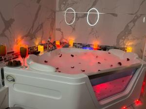 Appartements Luxueux Appartement Jacuzzi proche de Paris : photos des chambres