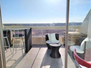 Studio 411, Héliopolis AB au village naturiste