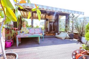 Old Town Bohemian Apartment with green terrace